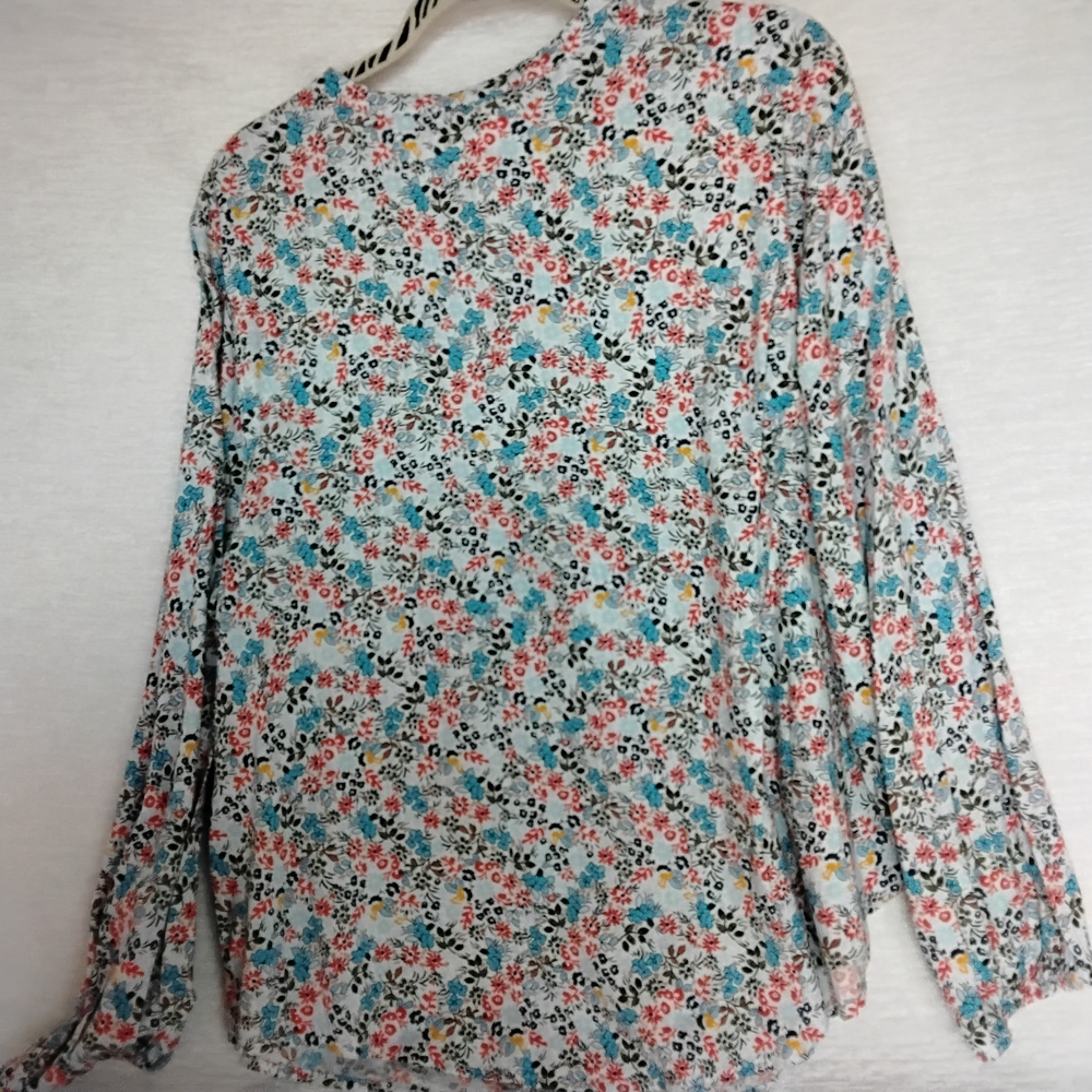 St. John's Bay 1x Plus Multicolor Floral Blouse - Picture 5 of 9